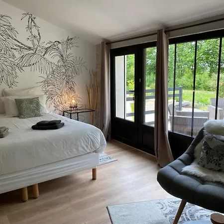 לינה וארוחת בוקר La Chaumeauniere