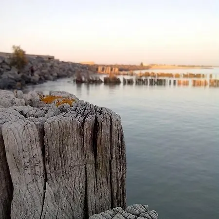 La Chaumeauniere לינה וארוחת בוקר