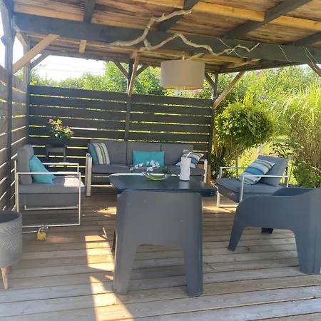 La Chaumeauniere לינה וארוחת בוקר 3*