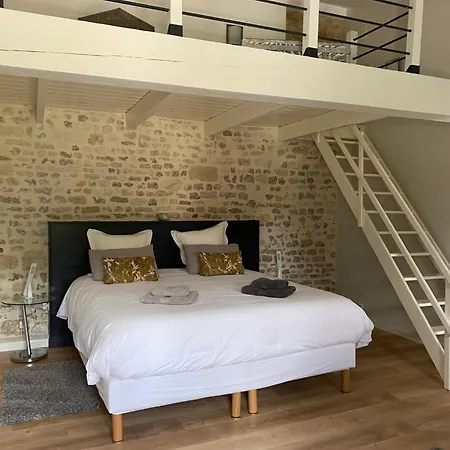 לינה וארוחת בוקר La Chaumeauniere 3*