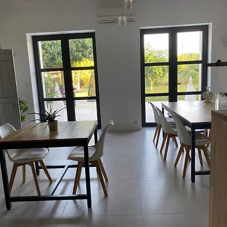 La Chaumeauniere לינה וארוחת בוקר Aigrefeuille-dʼAunis