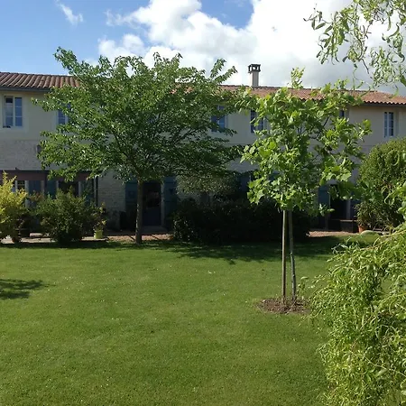 La Chaumeauniere לינה וארוחת בוקר 3*