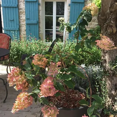 La Chaumeauniere Couette-café 3*