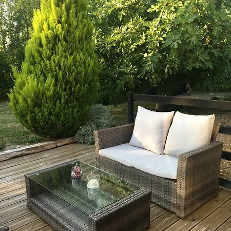 La Chaumeauniere לינה וארוחת בוקר 3*