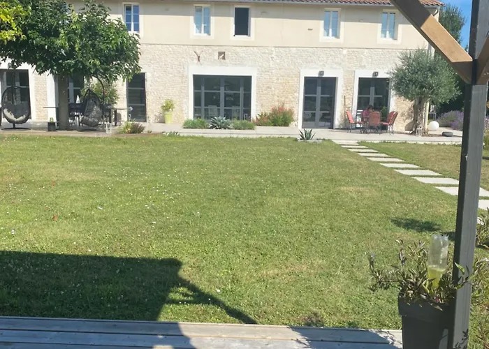 La Chaumeauniere Bed and breakfast Aigrefeuille-dʼAunis